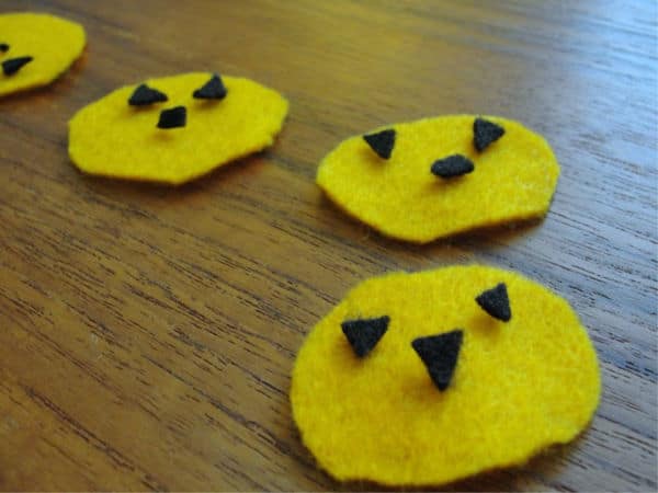 felt pumpkin faces