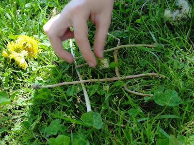 dandelion tic-tac-toe