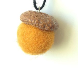 how to make felt acorns