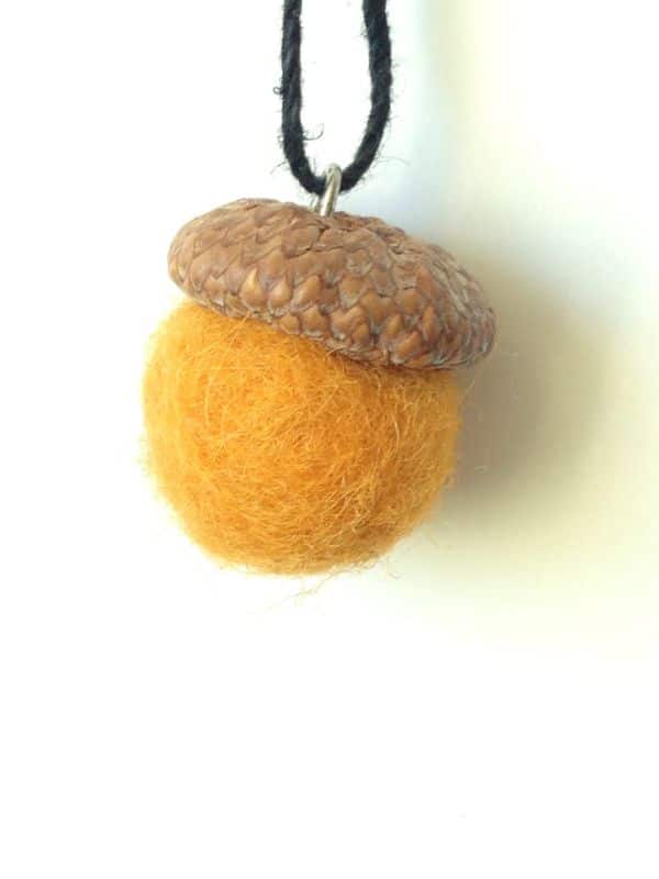 how to make felt acorns