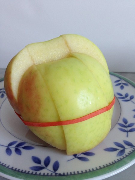 elastic sliced apple