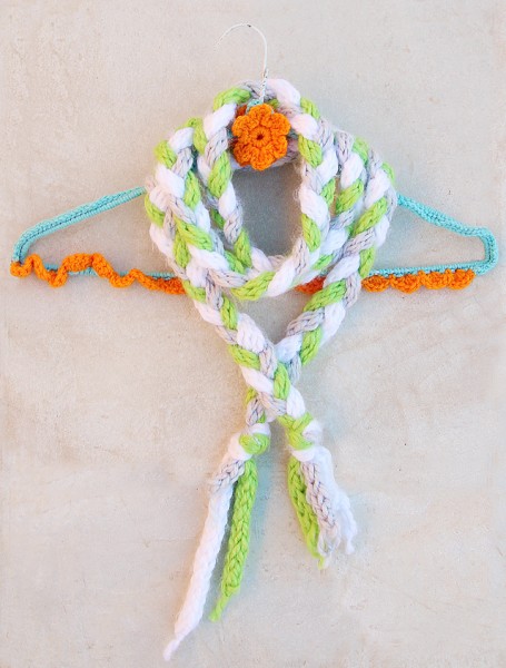 finger knit scarf