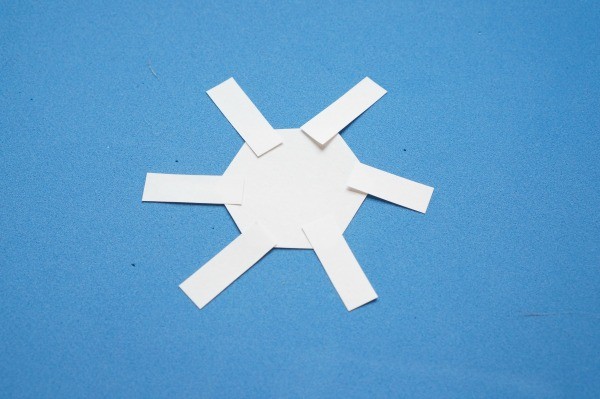 how snowflakes form first layer
