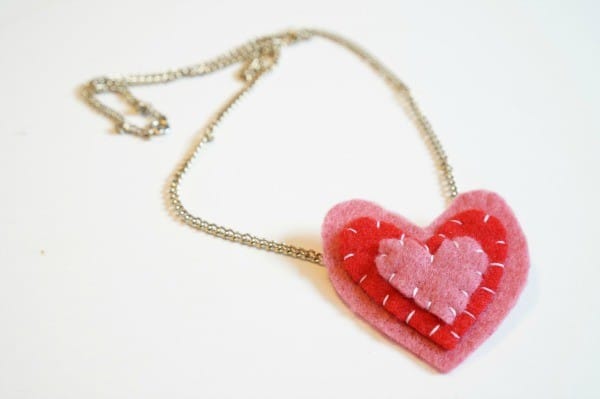 valentines felt heart necklace