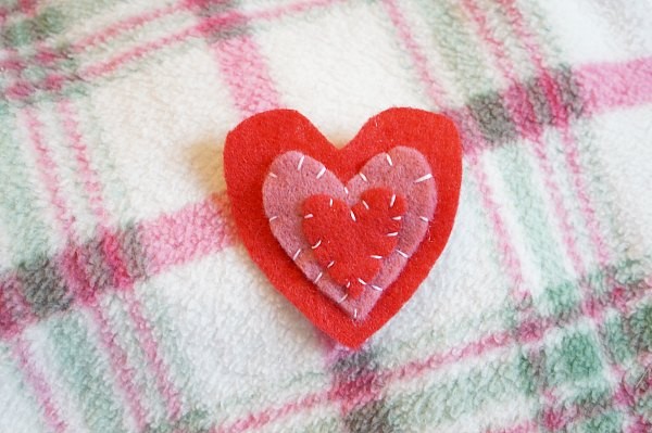 valentine felt heart brooch