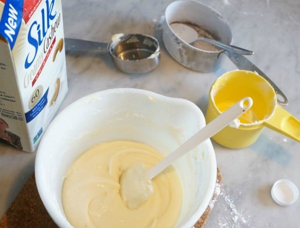silk creamy cashew beverage icing