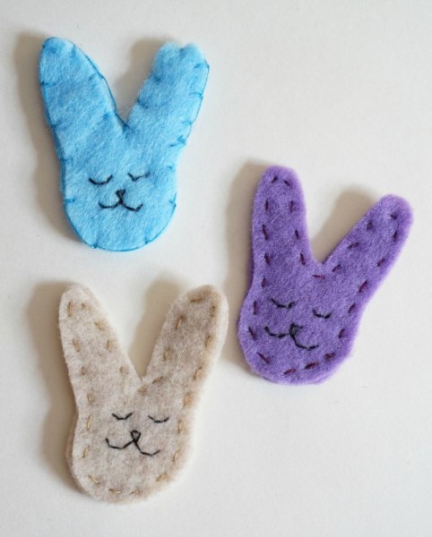 easter bunnies necklace final
