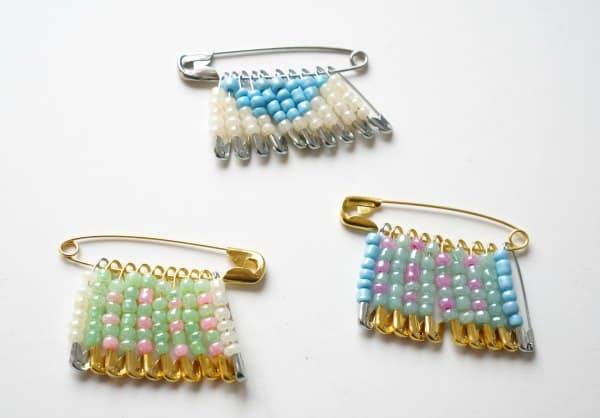 How to Make Friendship Pins with Letter Beads! Cool Craft for Tweens