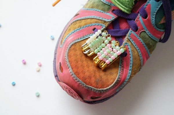 friendship pin on shoe tween craft project