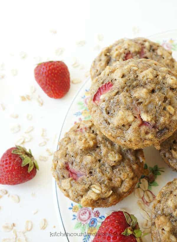 strawberry banana oatmeal muffin