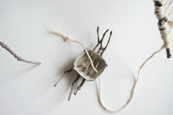 twig spider with string