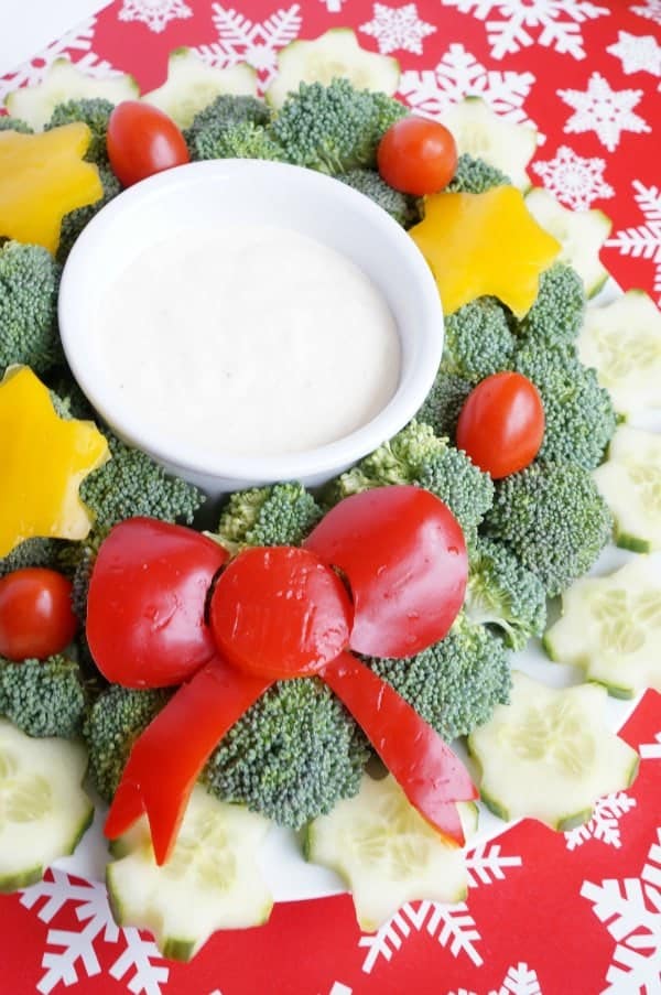 christmas wreath veggie platter
