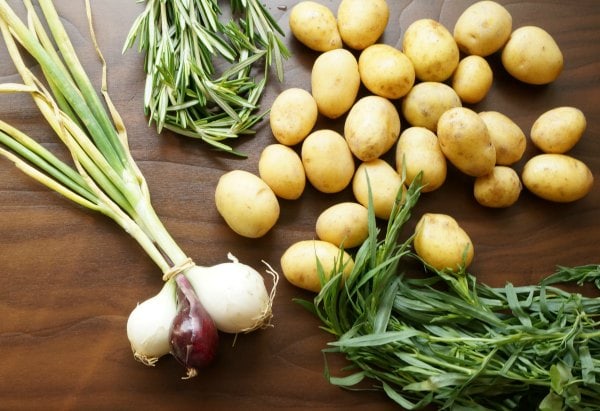 The Best Potato Salad with Mustard Vinaigrette - A quick potato salad that is perfect for pot lucks and summer barbecues. It only takes about 20 minutes to make and is family friendly. | Potato Recipe | Salad Recipe | Summer Recipe | Potluck Recipe |