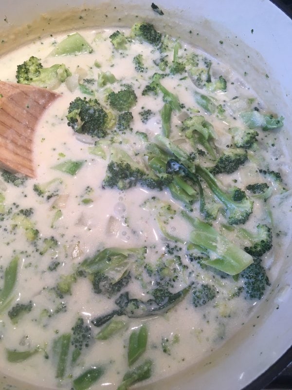 Creamy Broccoli and cheddar soup
