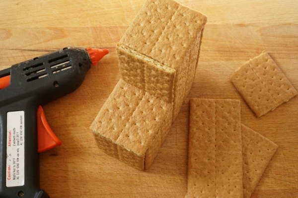 Graham cracker Easter bunny