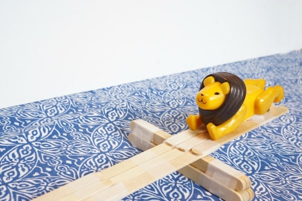 lion on lever lift