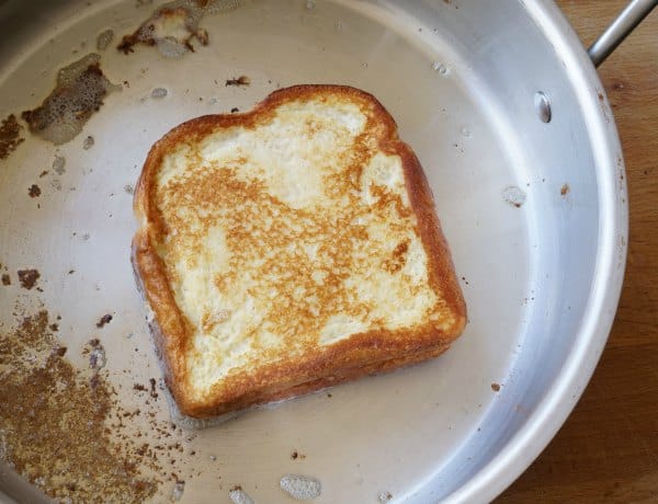 Monte Cristo sandwich in pan