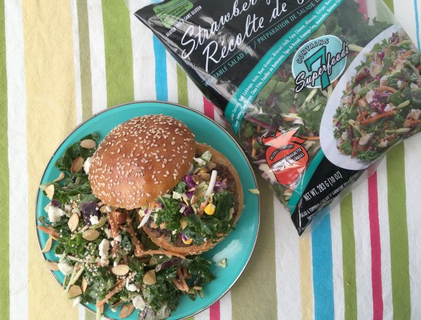 burger with salad bag