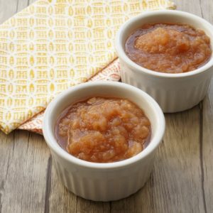slow cooker applesauce in bowls