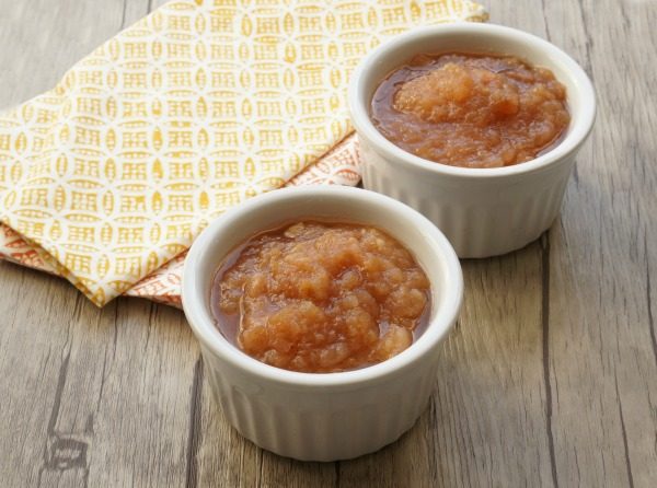 slow cooker applesauce in bowls