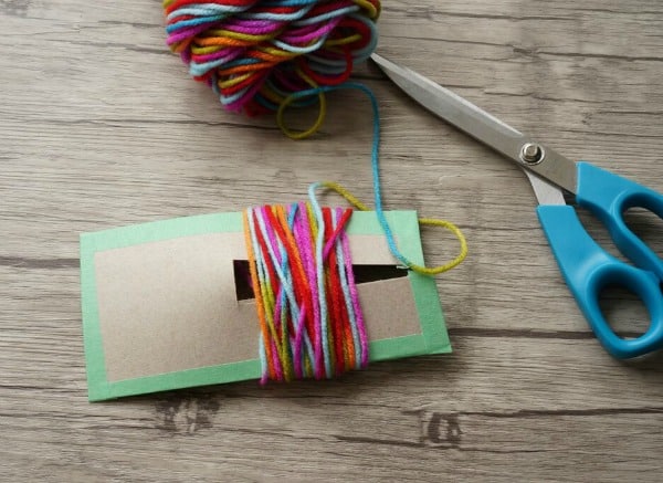 pom pom on maker