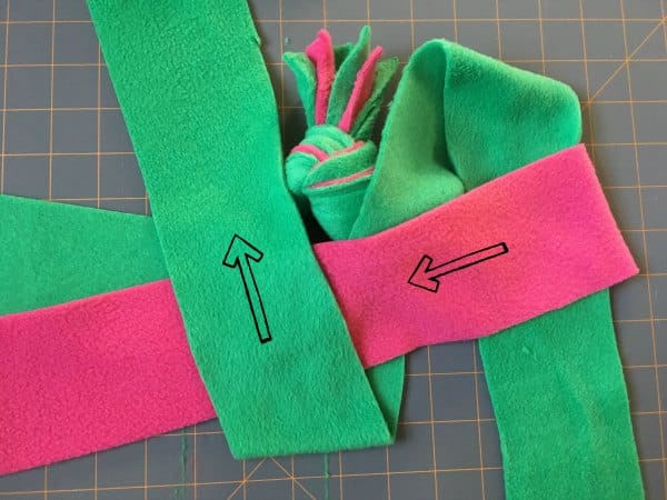 criss cross the dog pull toy fleece