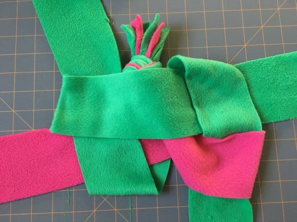 criss cross of fleece for box weave