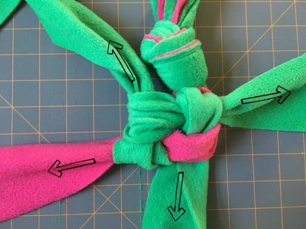 dog wreath pull toy pulling
