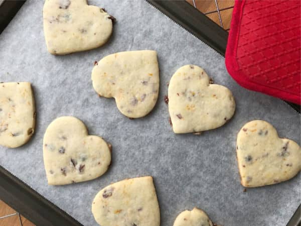 baked orange cranberry shortbread cookies