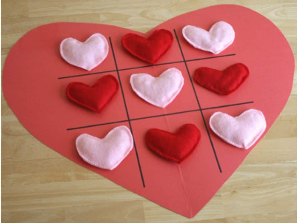 valentine tic tac toe game to make