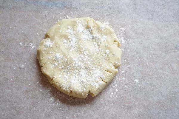 sandwich cookie dough on board