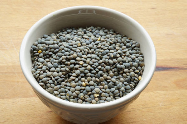 bowl of dried green lentils