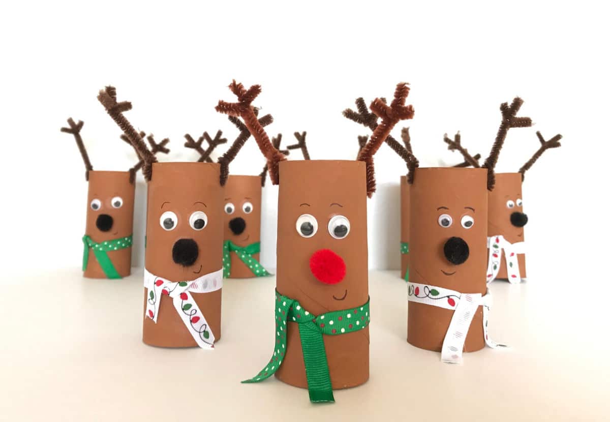 toilet paper roll reindeer craft all lined up