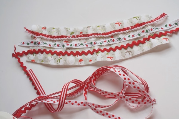 ribbons pinned to the christmas coffee cup fabric
