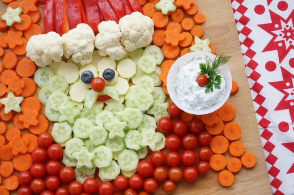 santa vegetable platter with vegetable dip