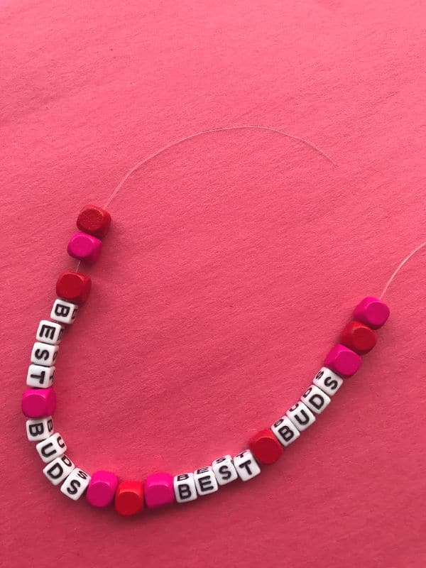 how to make a friendship bracelet letter beads