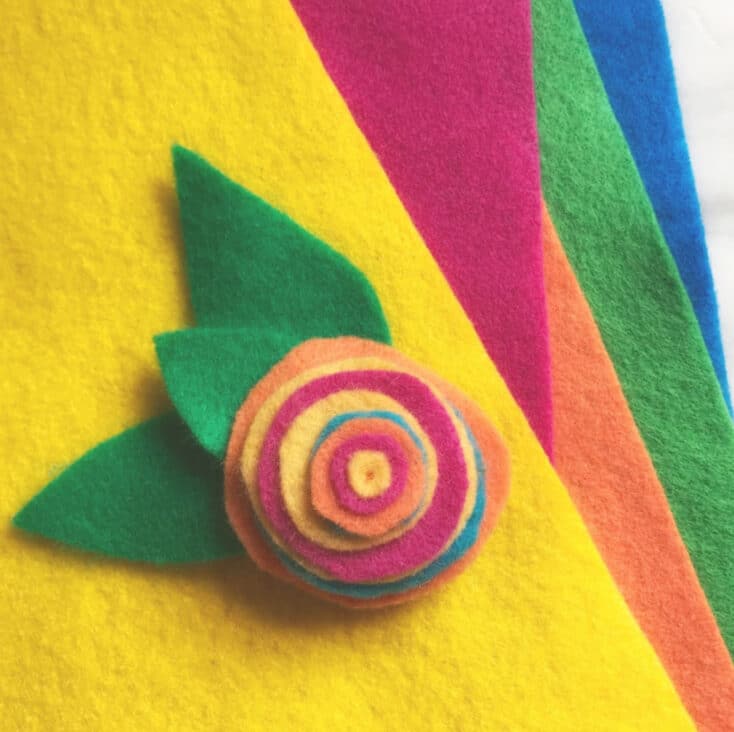 felt rainbow brooch craft