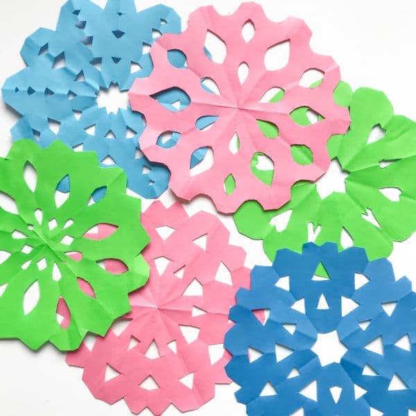 how to make paper snowflakes