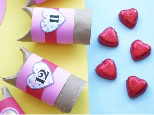 valentine countdown boxes with chocolate hearts