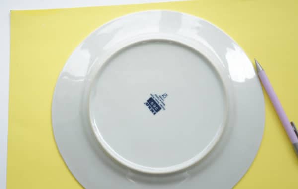 diner plate traced on yellow bristol board and foam core