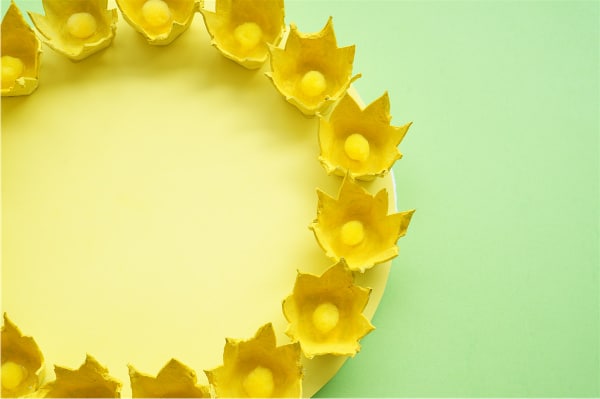 summer egg carton flower wreath closeup