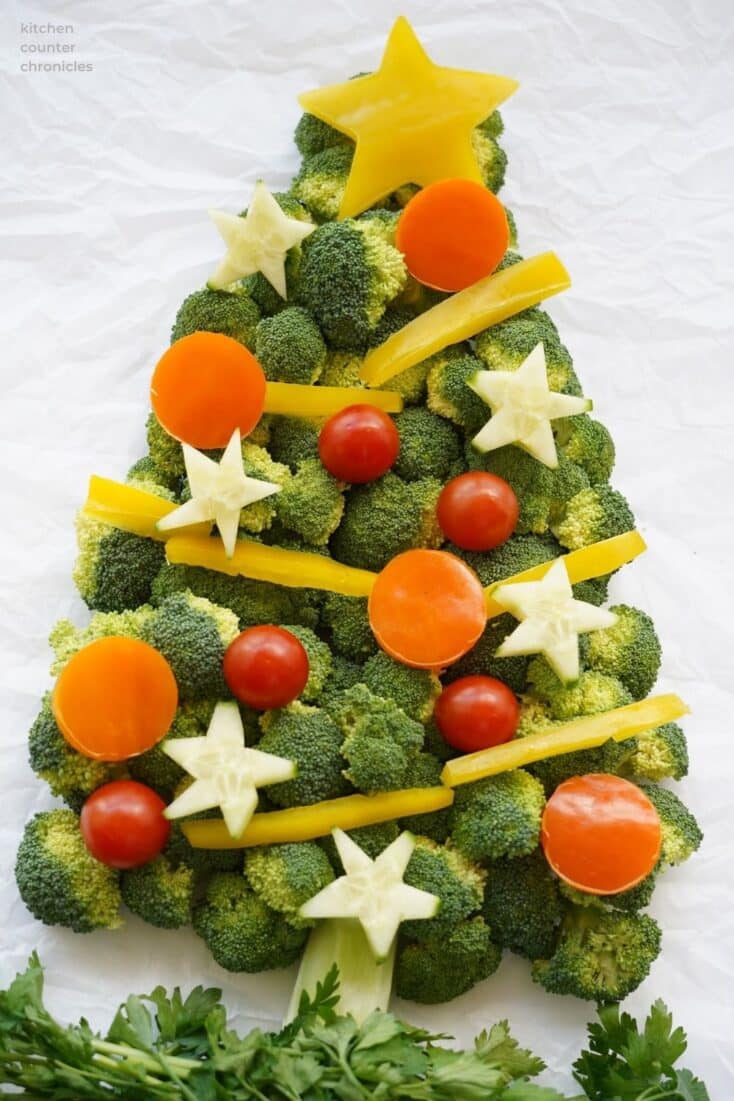 vegetable christmas tree platter on white backgroun
