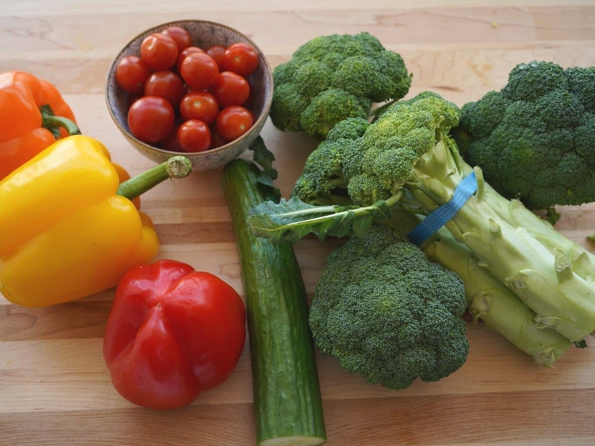 vegetables for vegetable christmas tree tray broccoli sweet peppers cucumber