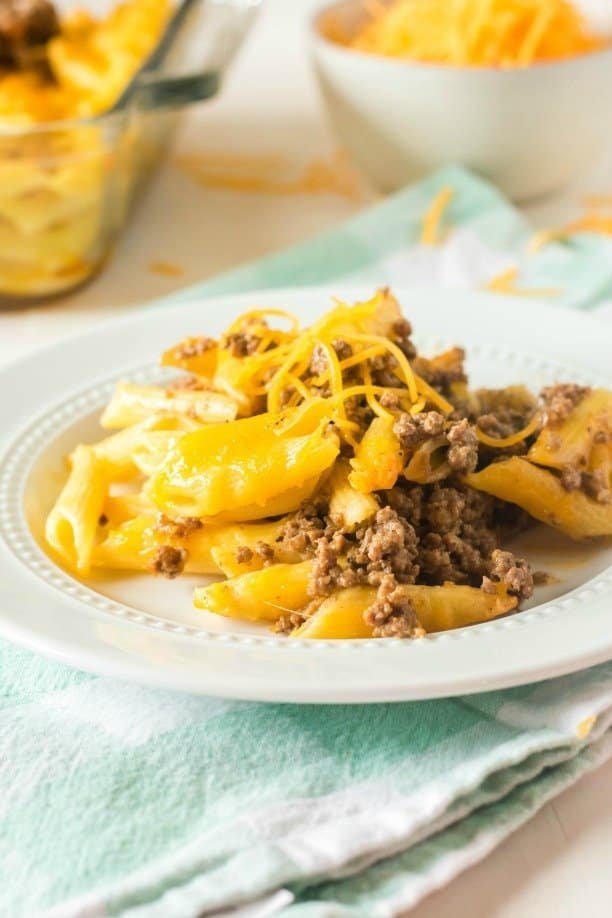 https://www.kitchencounterchronicle.com/wp-content/uploads/2022/08/Taco-Pasta-Bake.jpg