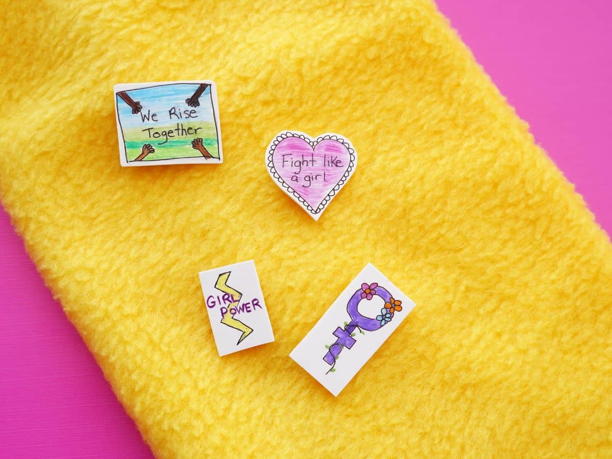 how to make an International Women's Day pin 4 pins on scarf