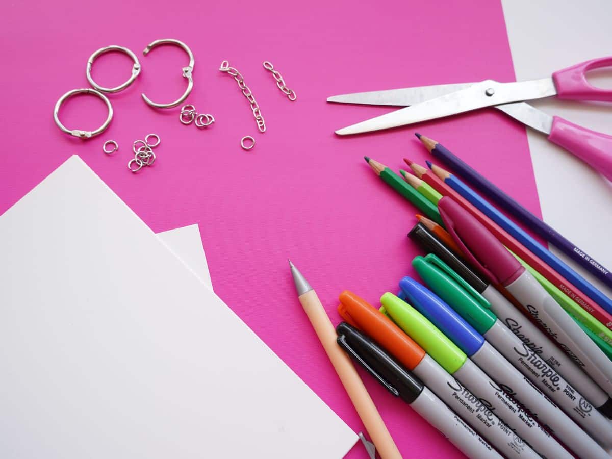 supplies to make mother's day keychain - shrink paper, scissors, markers, keyrings
