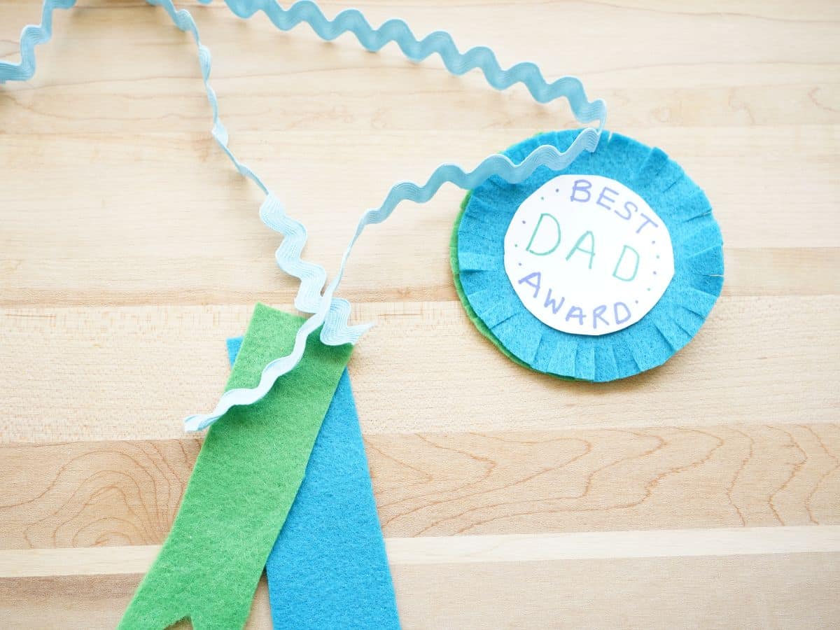 felt ribbons cut out and rickrack length for fathers day medal necklace