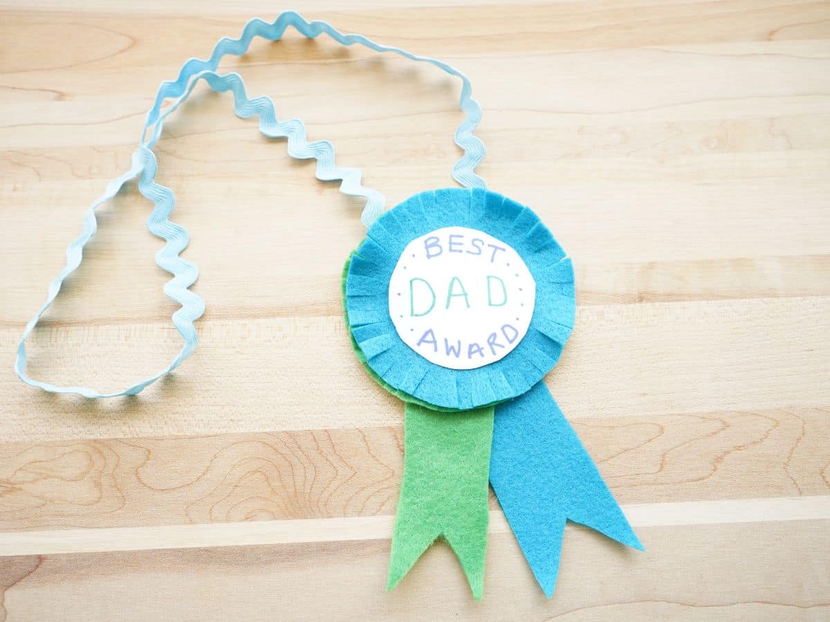fully assembled father's day medal craft made from felt