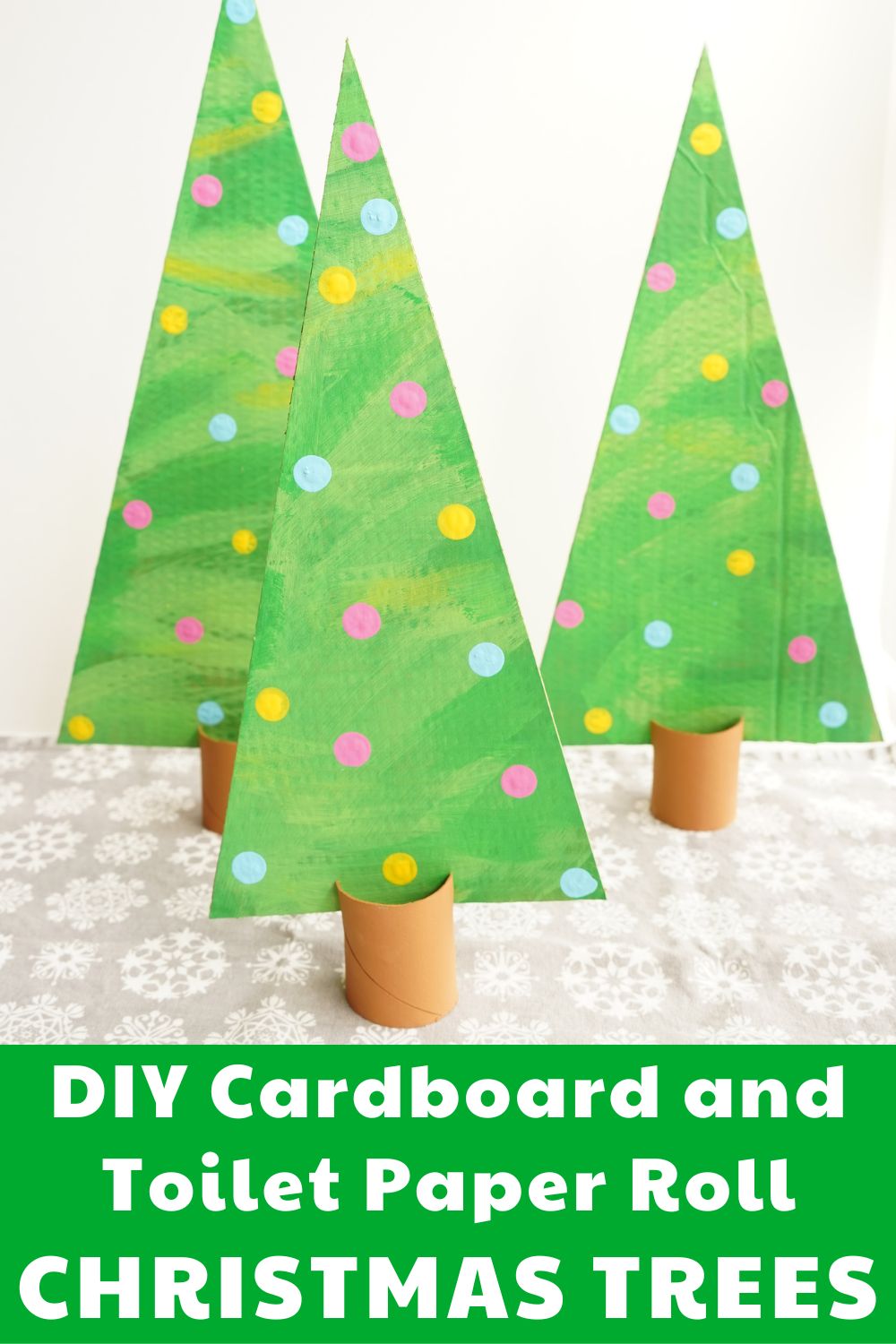 Christmas tree with cardboard - DIY Christmas. 