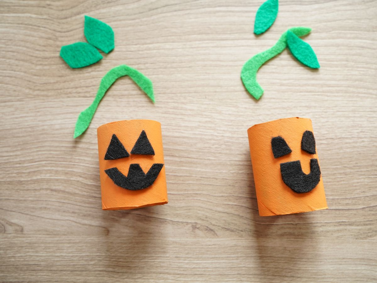 felt faces glued on toilet roll jack-o-lanterns